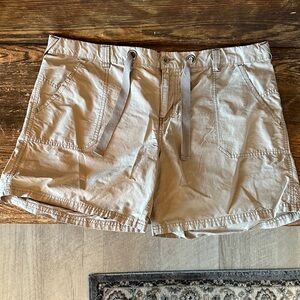 Columbia Women's Light Brown Cargo Shorts